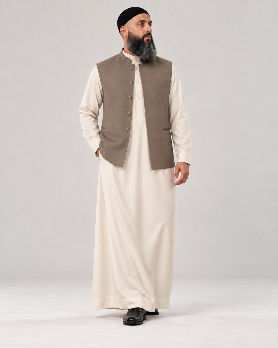 SAND — Beige · Taupe